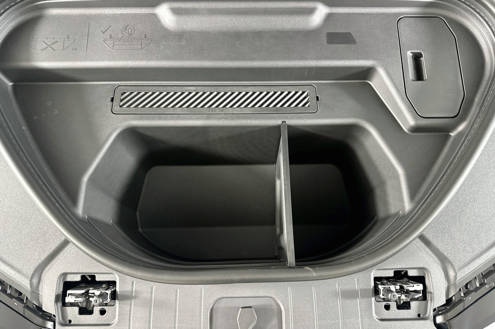 New 2027 Manhattan Gray Metallic Audi Premium Plus image 12