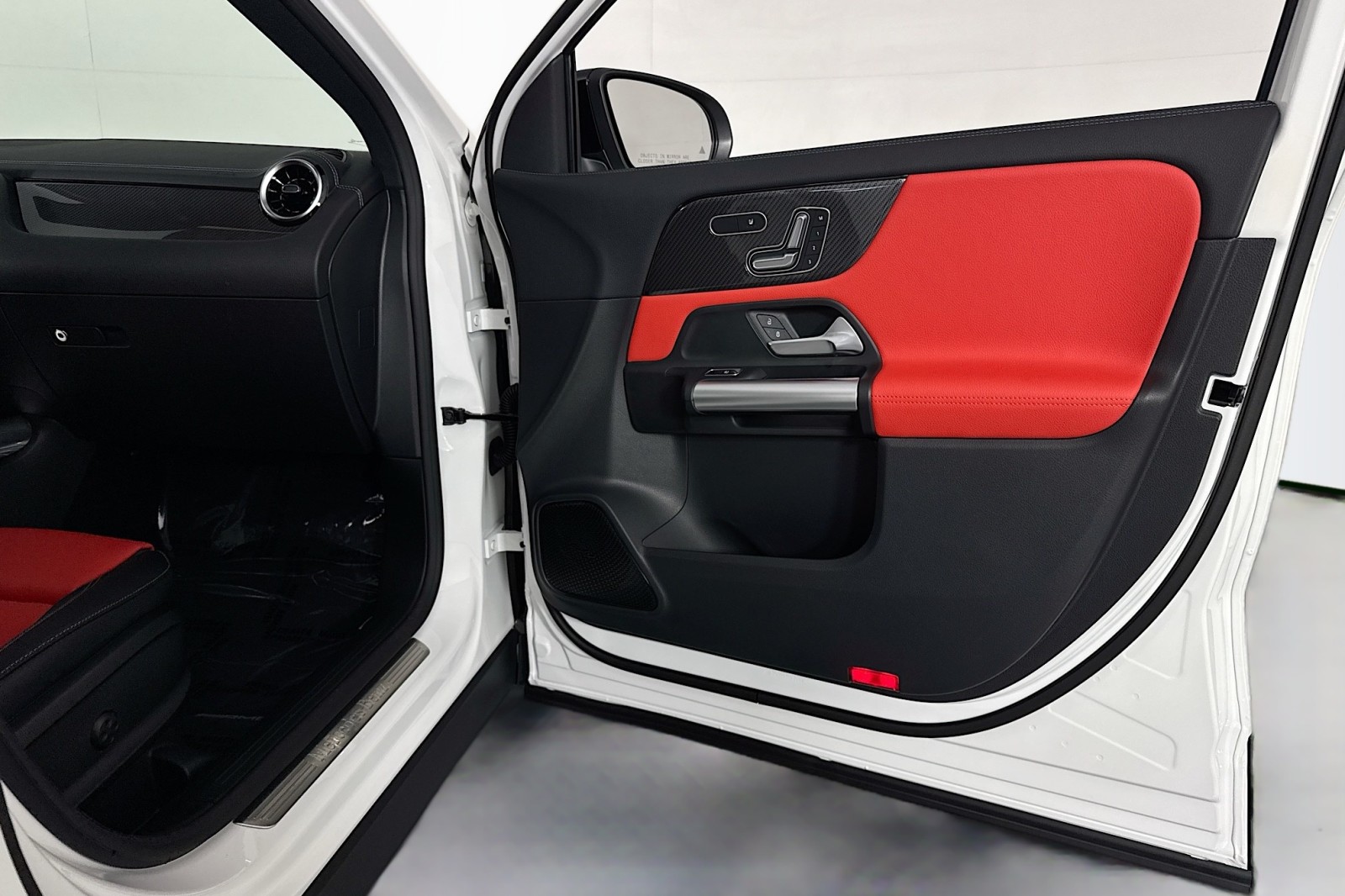 New 2026 Polar White Mercedes-Benz GLA 250 SUV image 23