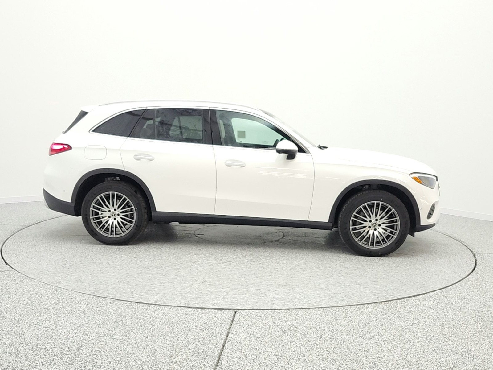 New 2026 Polar White Mercedes-Benz GLC 300 4MATIC® SUV image 4