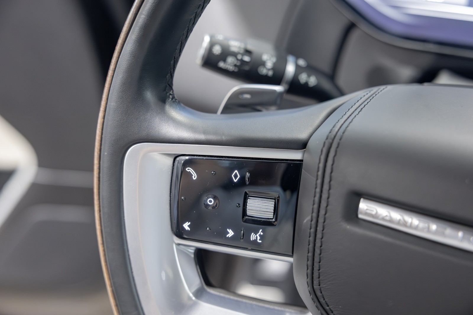 Used Car 2023 Land Rover Range Rover  Autobiography For Sale Under $130,000 In Boerne, Texas