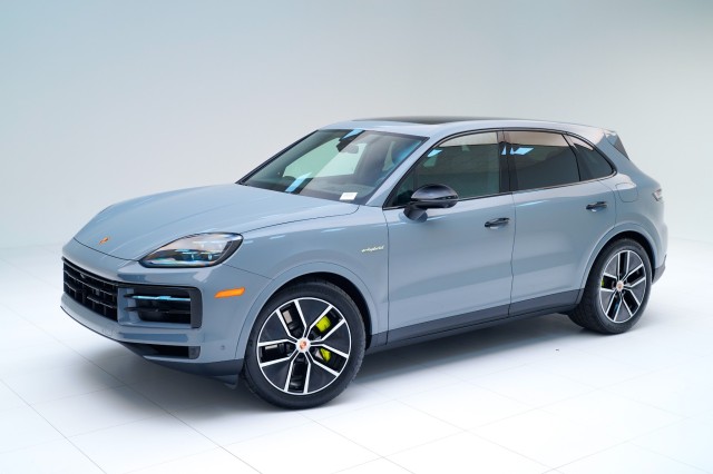 2026  Cayenne S E-Hybrid in , 