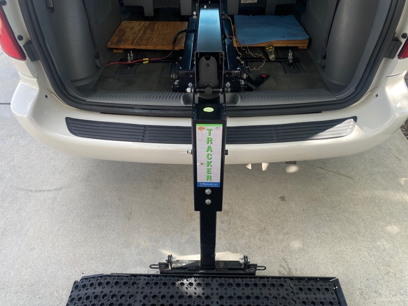 2006 Dodge Caravan SXT LOW MILES 28,367 1 OWNER HANDICAP LIFT in , 