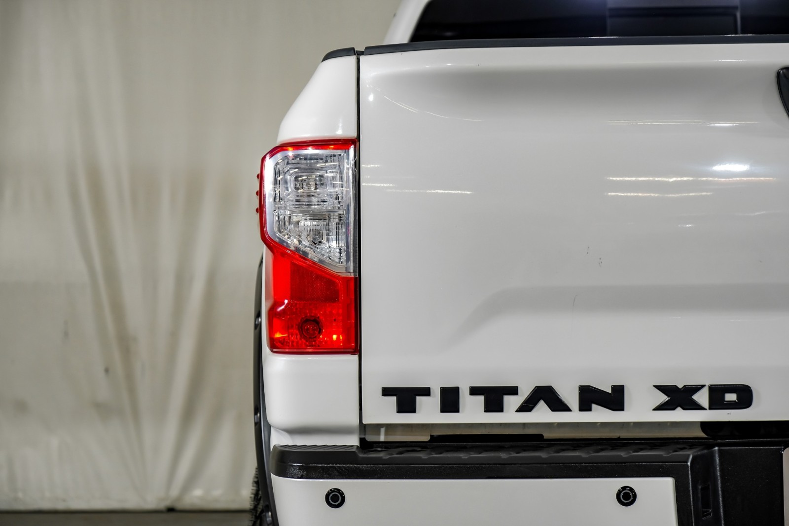 2019 Nissan Titan XD SV Midnight 36