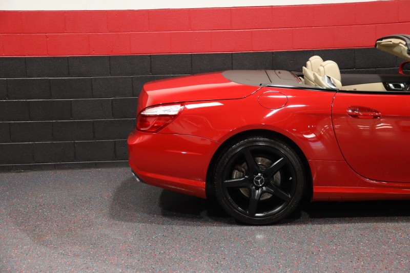 2013 Mercedes-Benz SL550 AMG Sport 2dr Convertible in , 