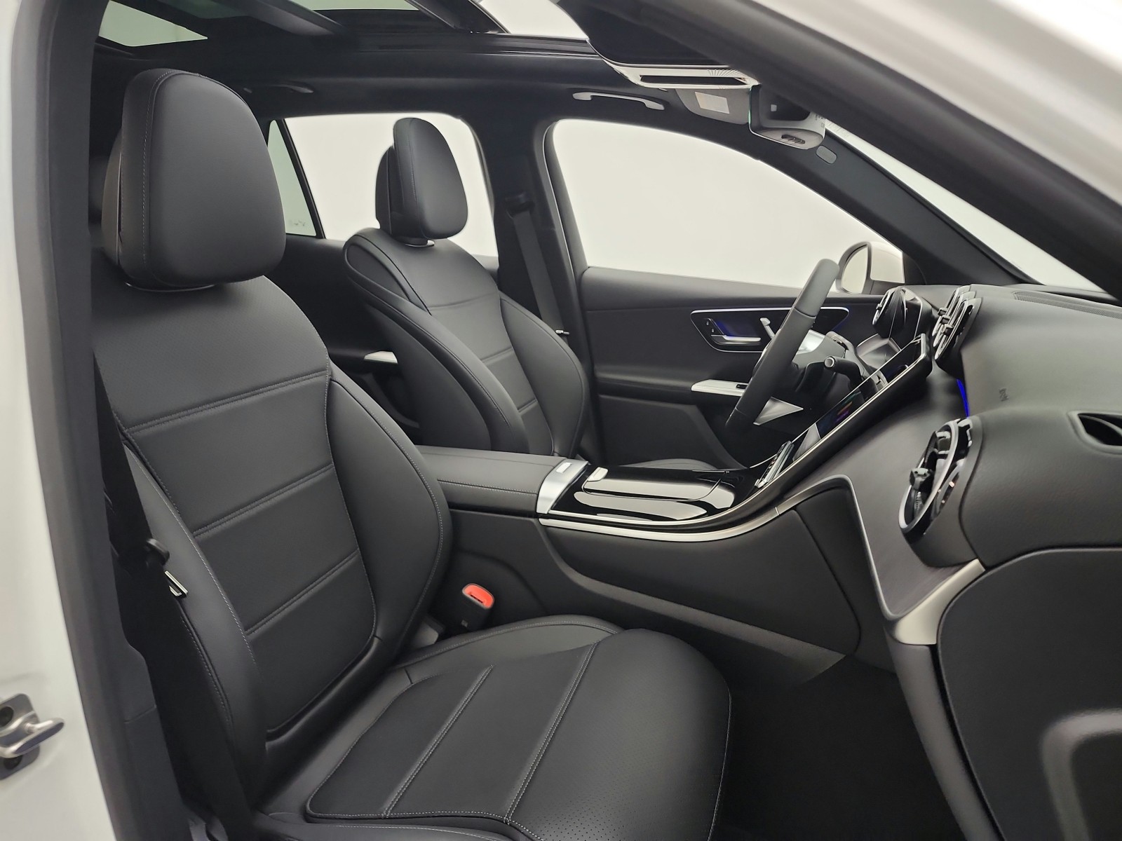 New 2026 Polar White Mercedes-Benz GLC 300 SUV image 15