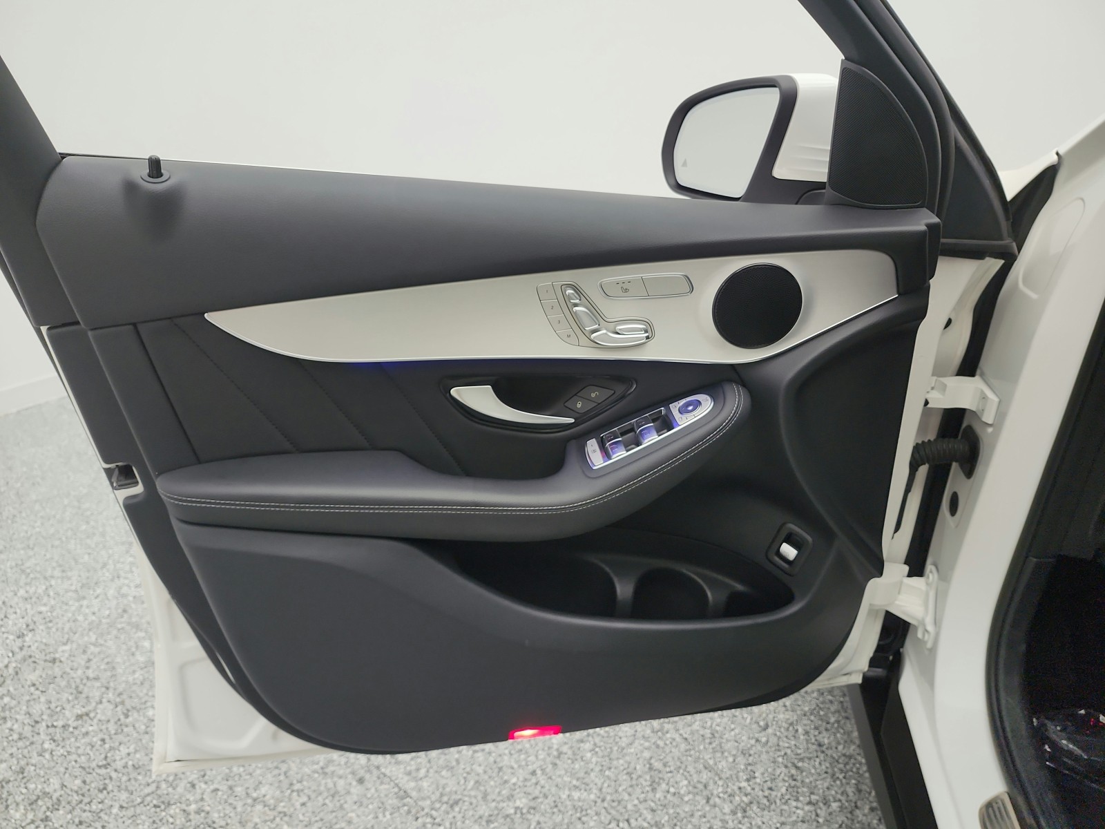 Used 2022 Polar White Mercedes-Benz GLC 300 SUV image 14