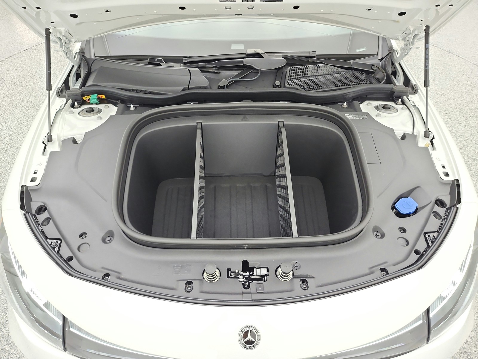 New 2027 Polar White Mercedes-Benz CLA 250+ Electric RWD image 12