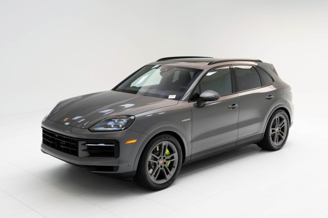 2025  Cayenne E-Hybrid in , 