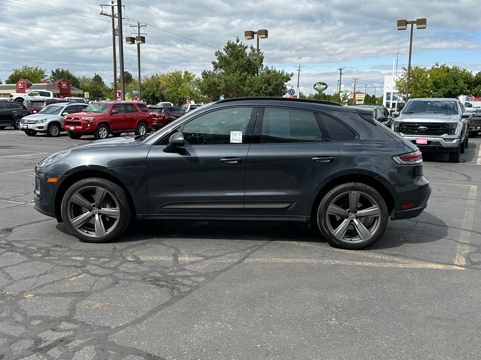 2022 Porsche Macan  9