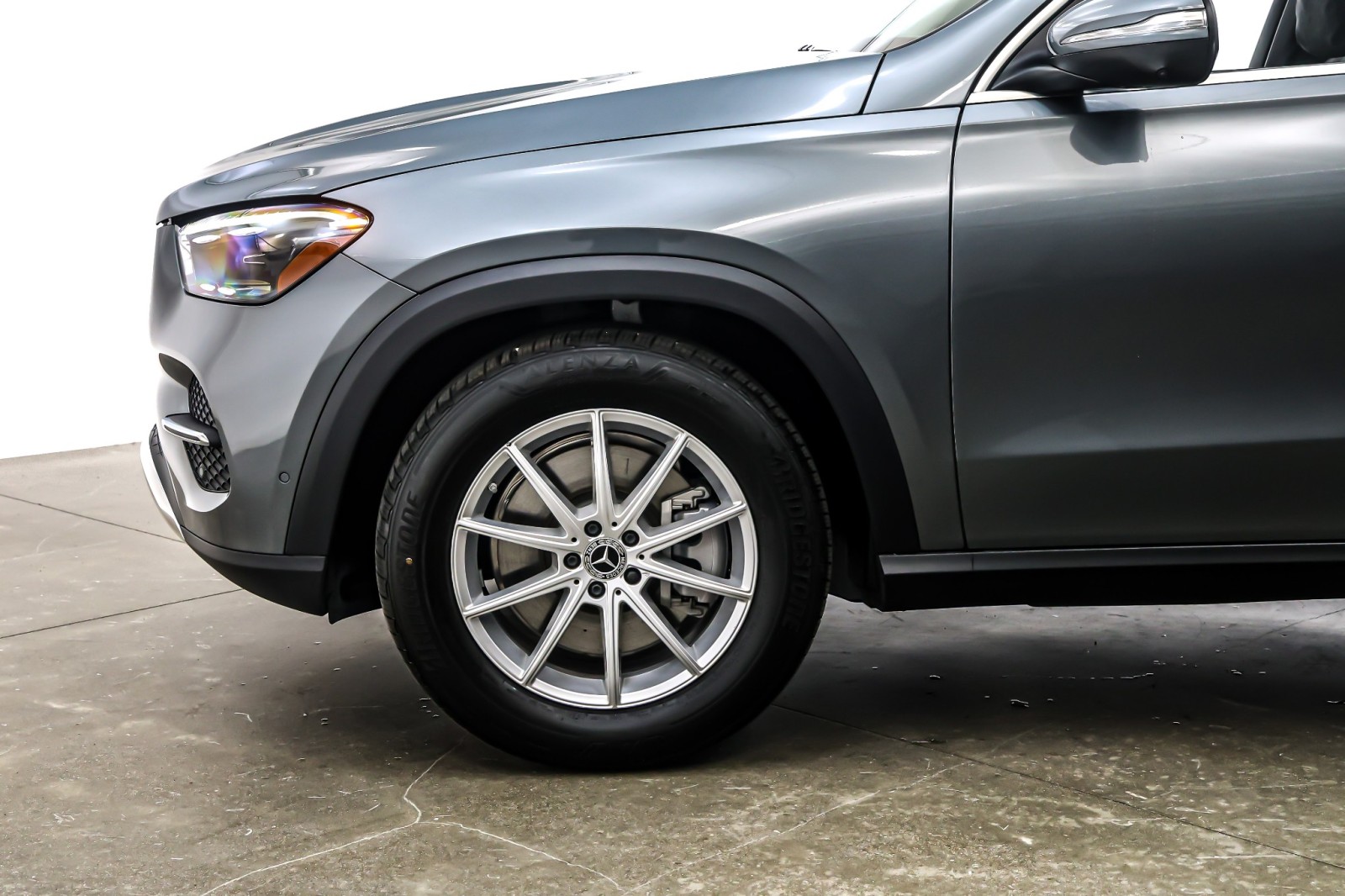 New 2025 Selenite Grey Metallic Mercedes-Benz GLE 450e image 10