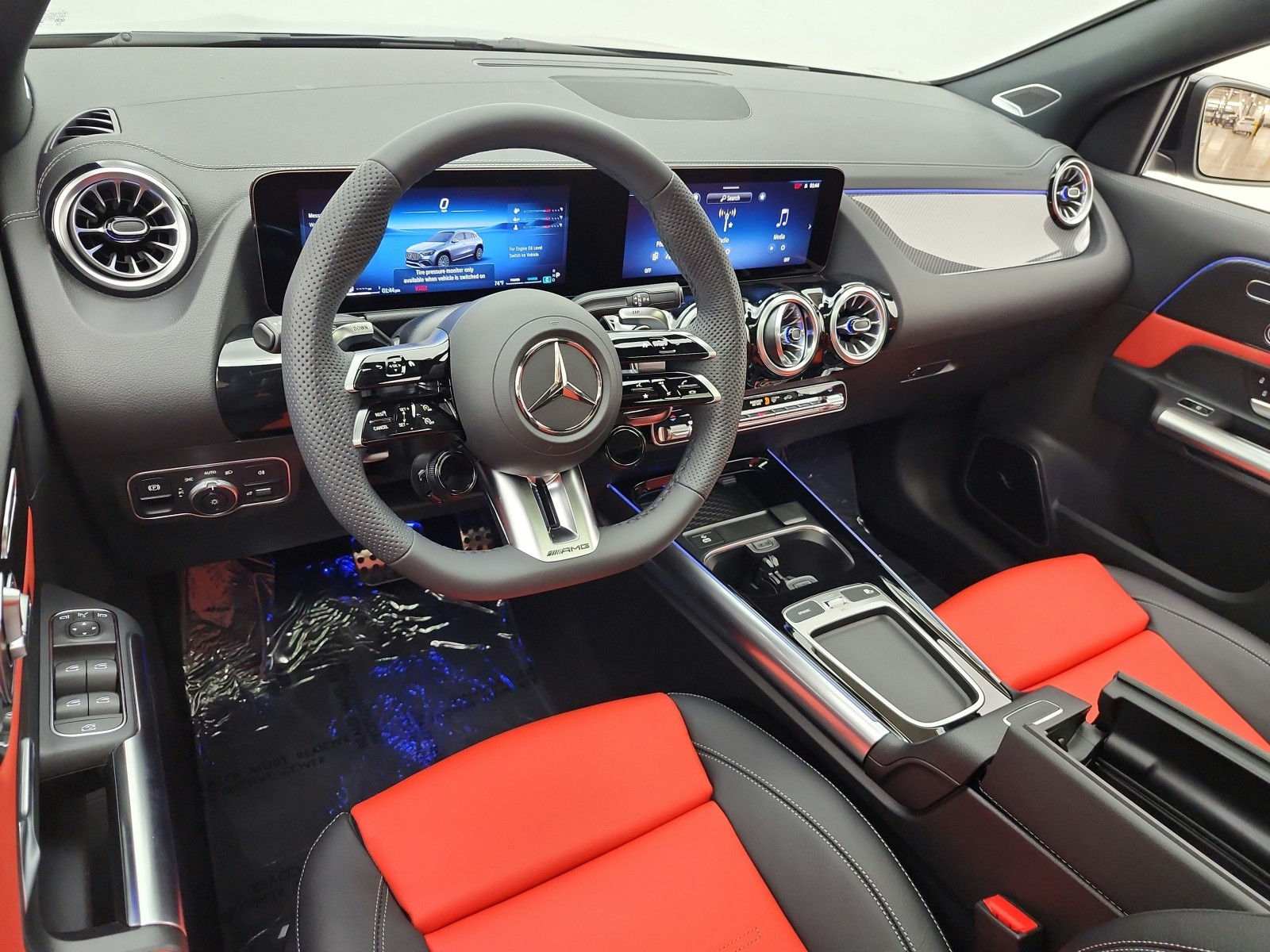 New 2026 MANUFAKTUR Mountain Grey Magno Mercedes-Benz AMG® GLA 35 4MATIC SUV image 9