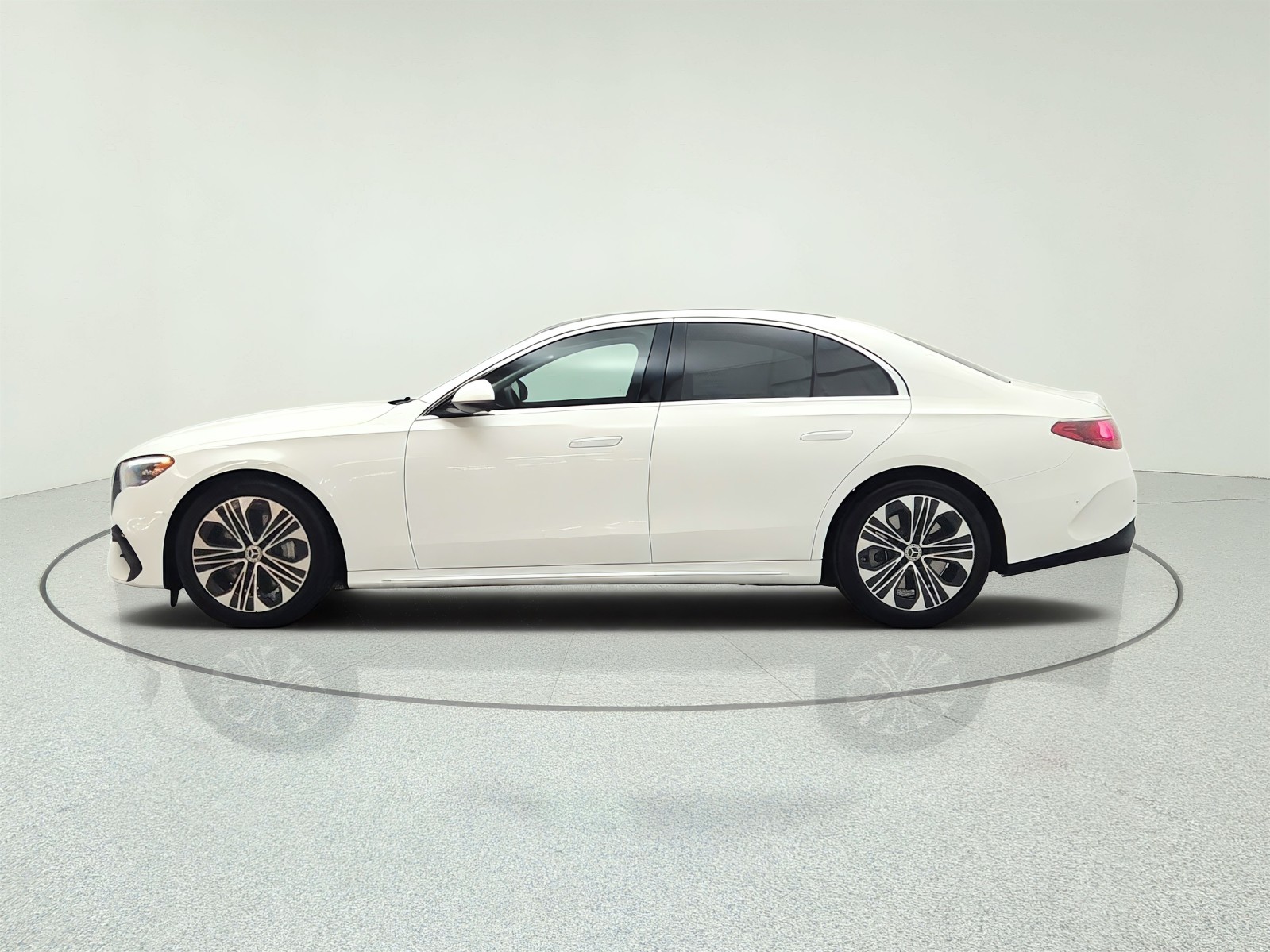 Used 2026 Polar White Mercedes-Benz E 450 4MATIC® Sedan image 8