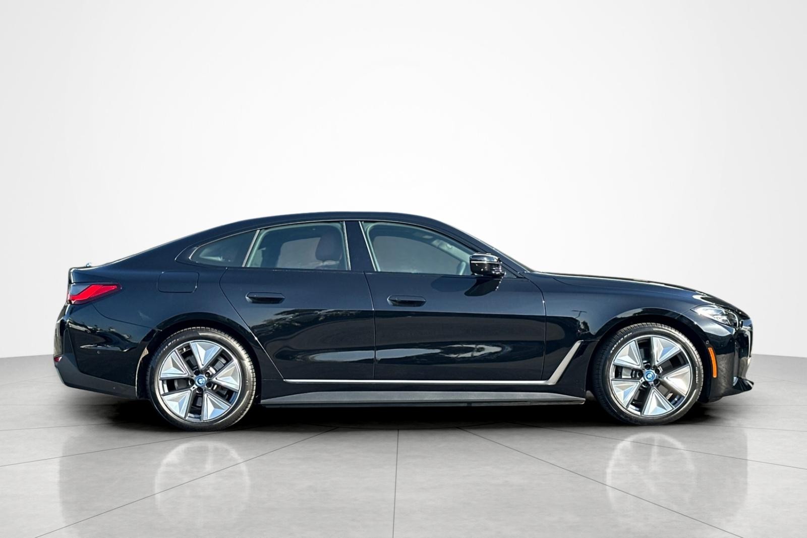 Used 2023 Jet Black BMW eDrive40 image 6