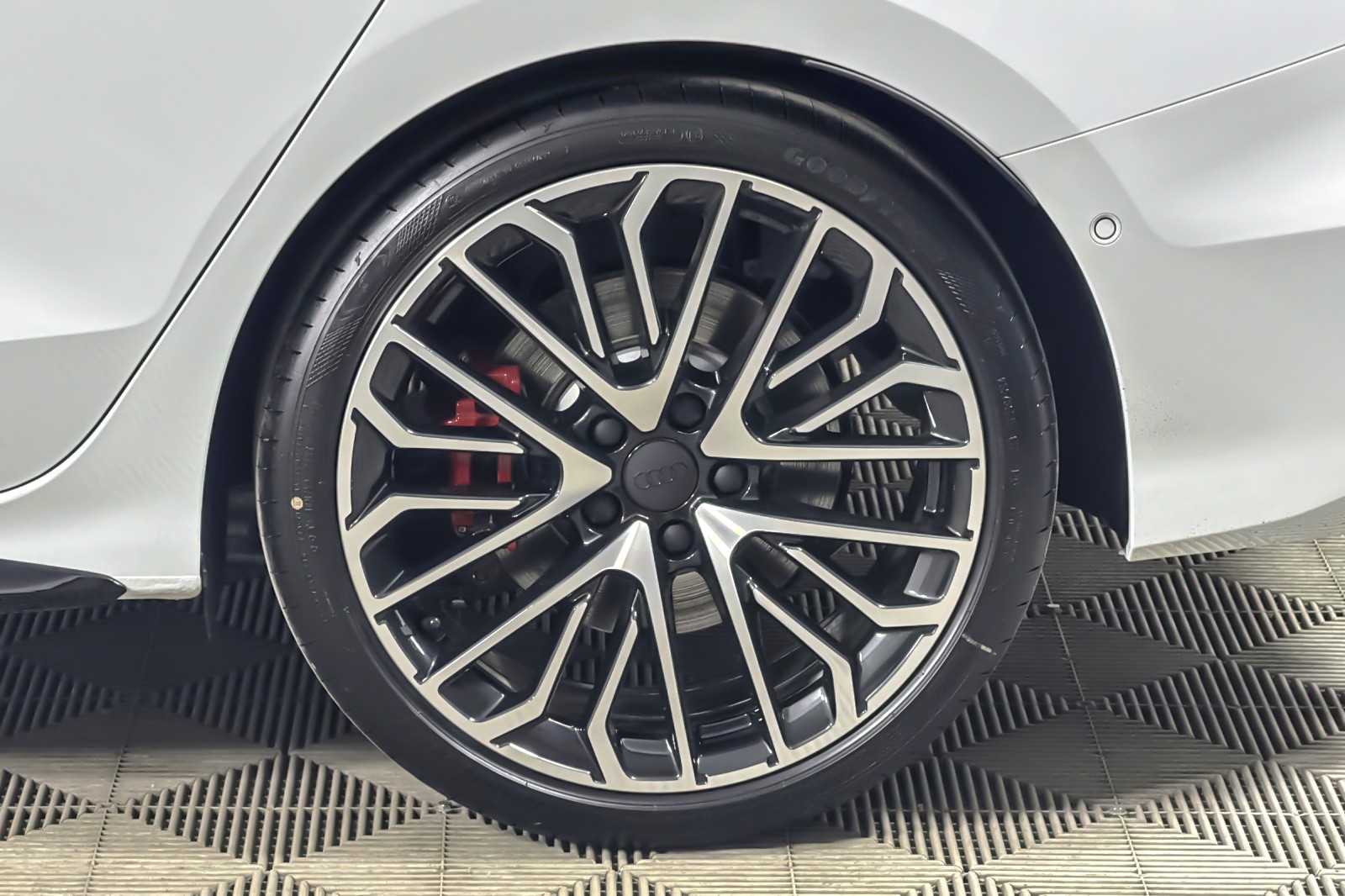 New 2026 Glacier White Metallic Audi quattro image 23