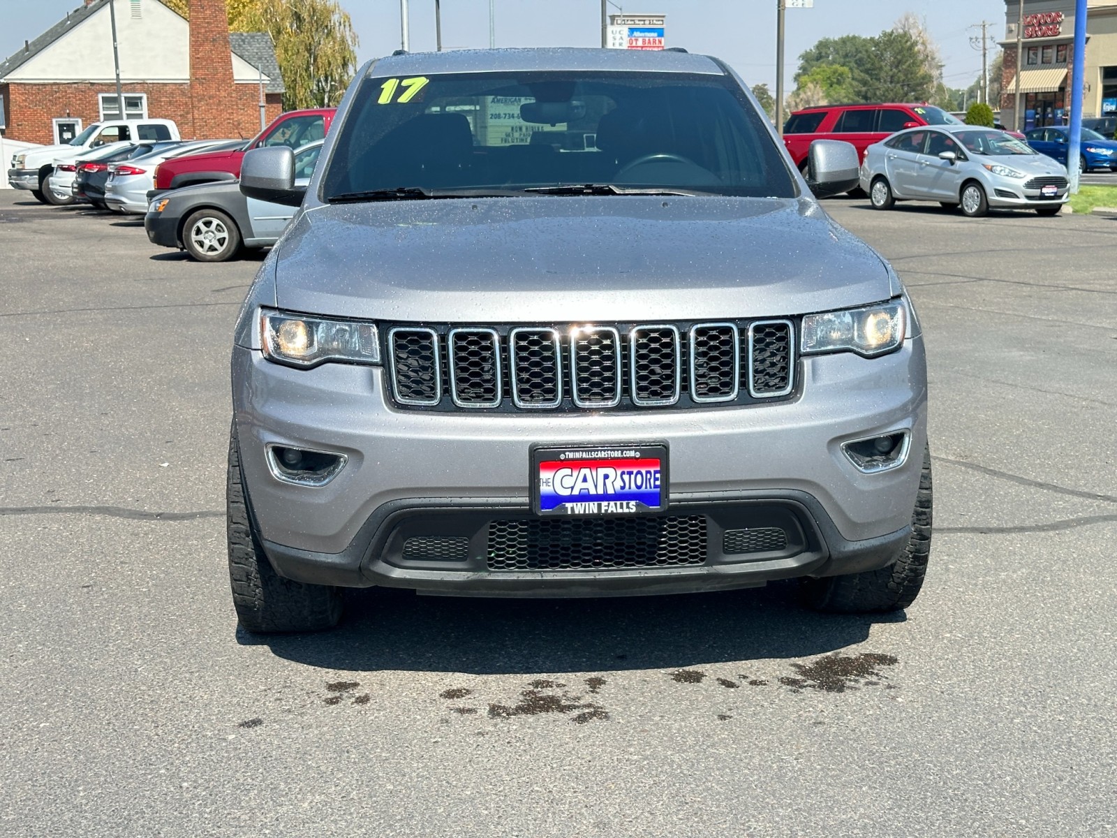 2017 Jeep Grand Cherokee Laredo 2