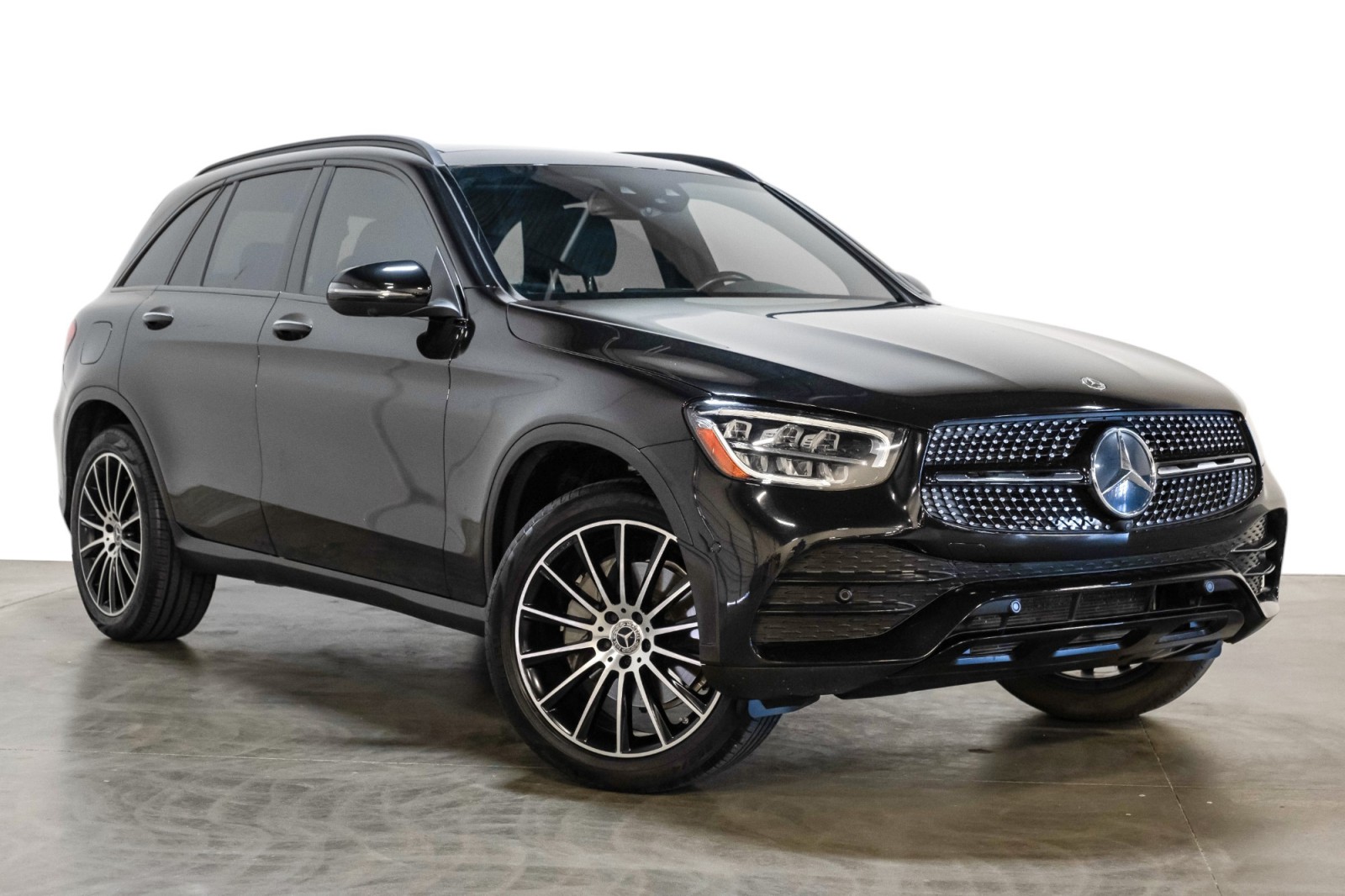 2021 Mercedes-Benz GLC 300 AMG SportLine 20Alloys PanoRoof HeatedSeats 3