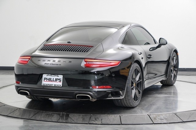 2017 Porsche 911 Carrera 5