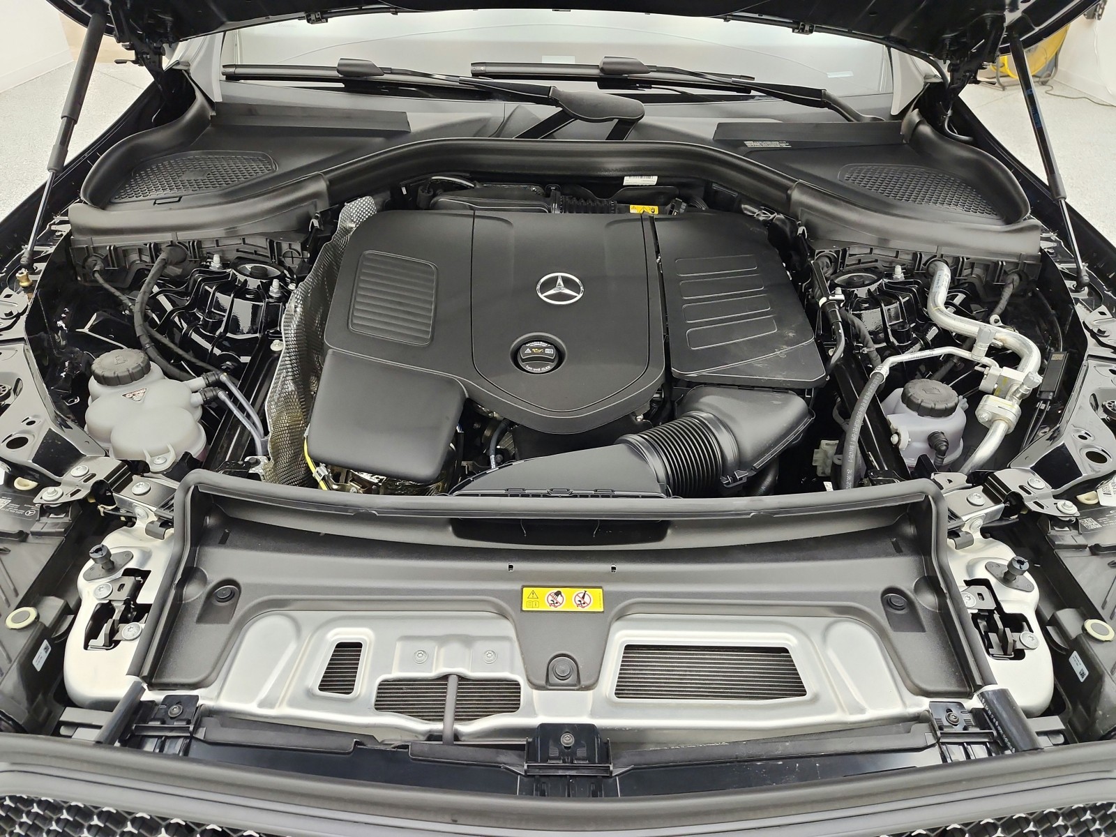 New 2026 Black Mercedes-Benz GLC 300 SUV image 12