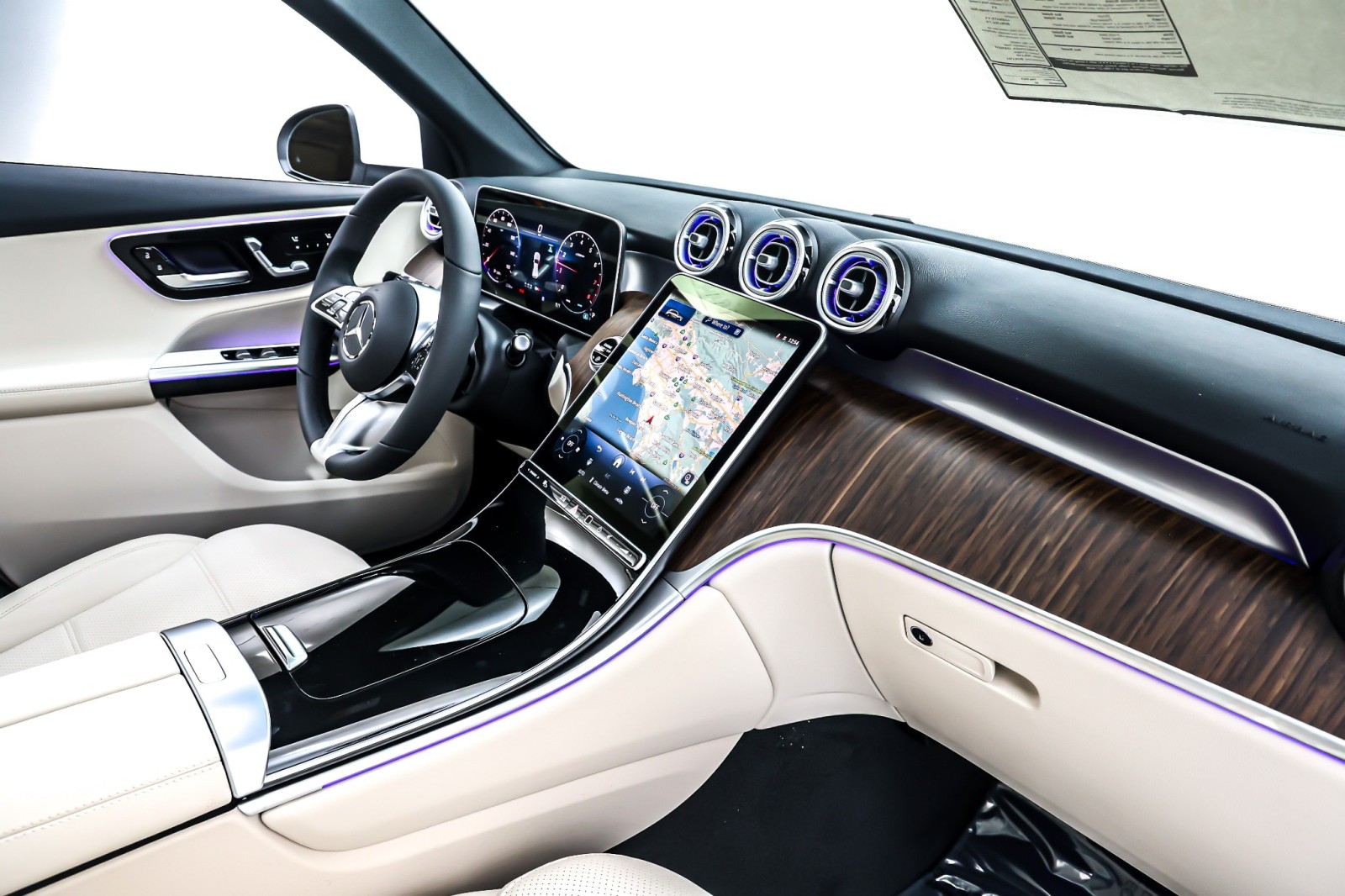 New 2026 Polar White Mercedes-Benz GLC 300 SUV image 5