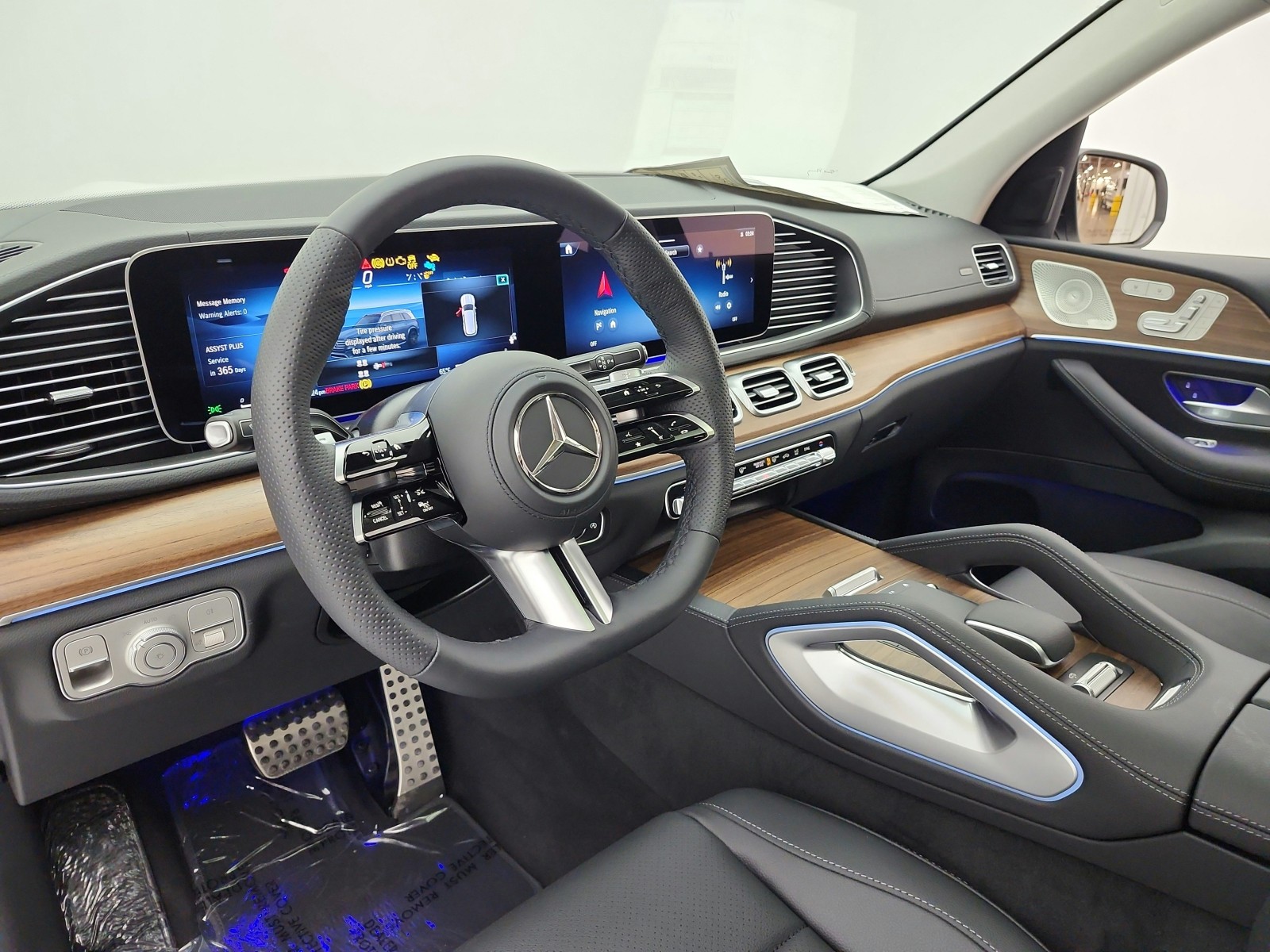 New 2026 Polar White Mercedes-Benz GLS 450 image 10