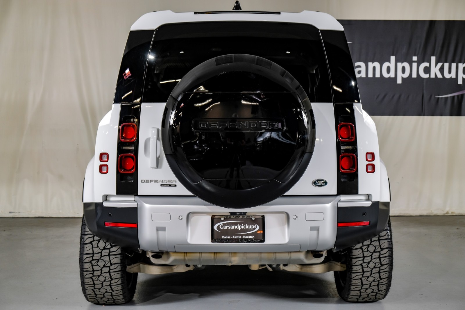 2020 Land Rover Defender SE 9