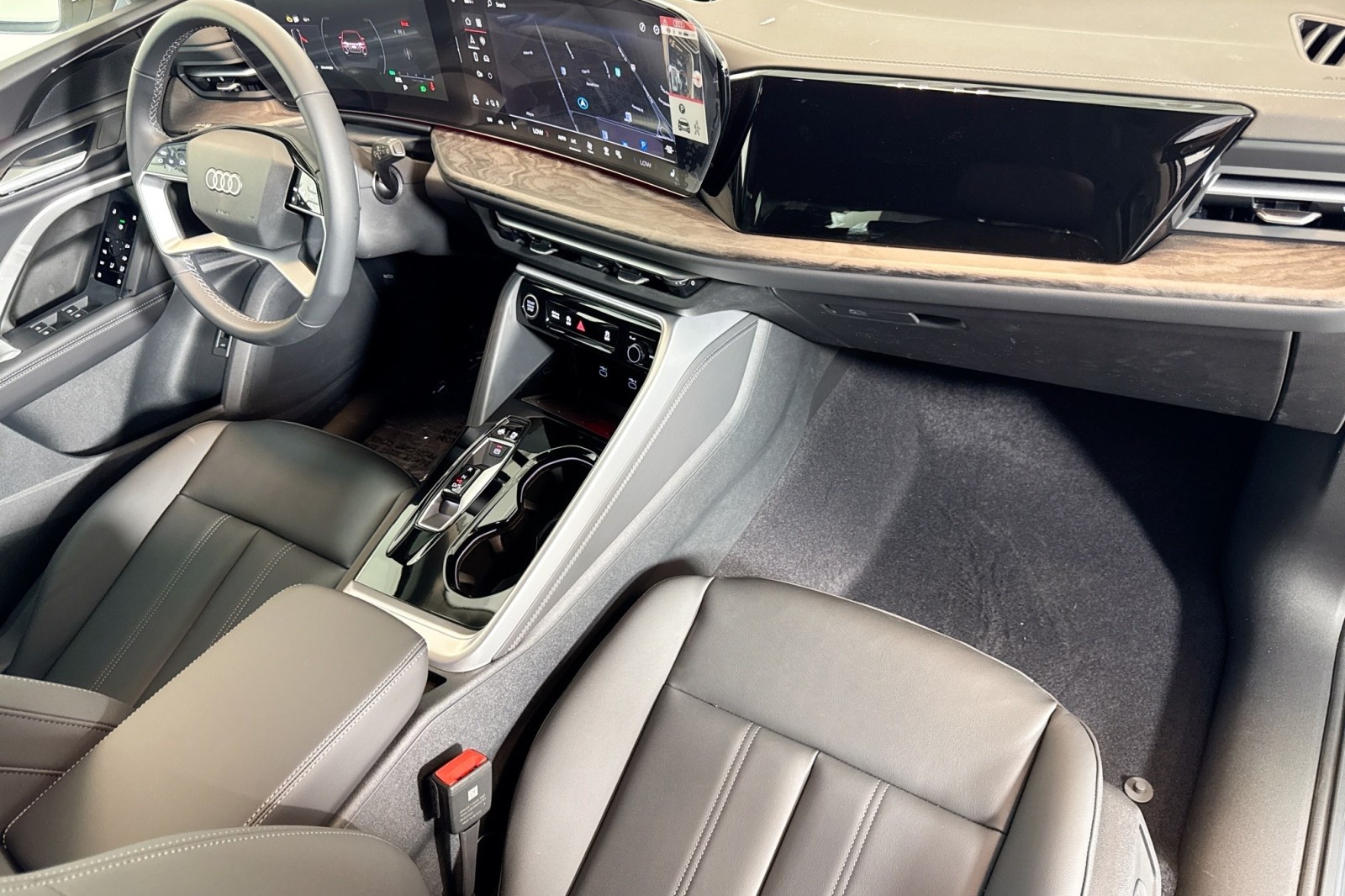 New 2025 Arkona White Audi Premium 2.0 TFSI quattro image 25