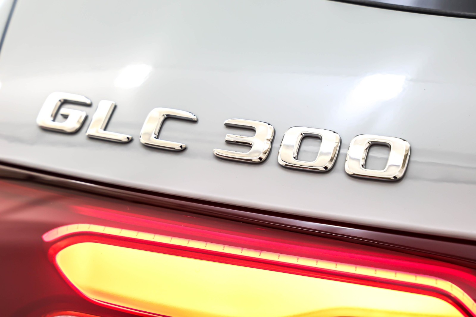 New 2026 MANUFAKTUR Alpine Grey Mercedes-Benz GLC 300 SUV image 9