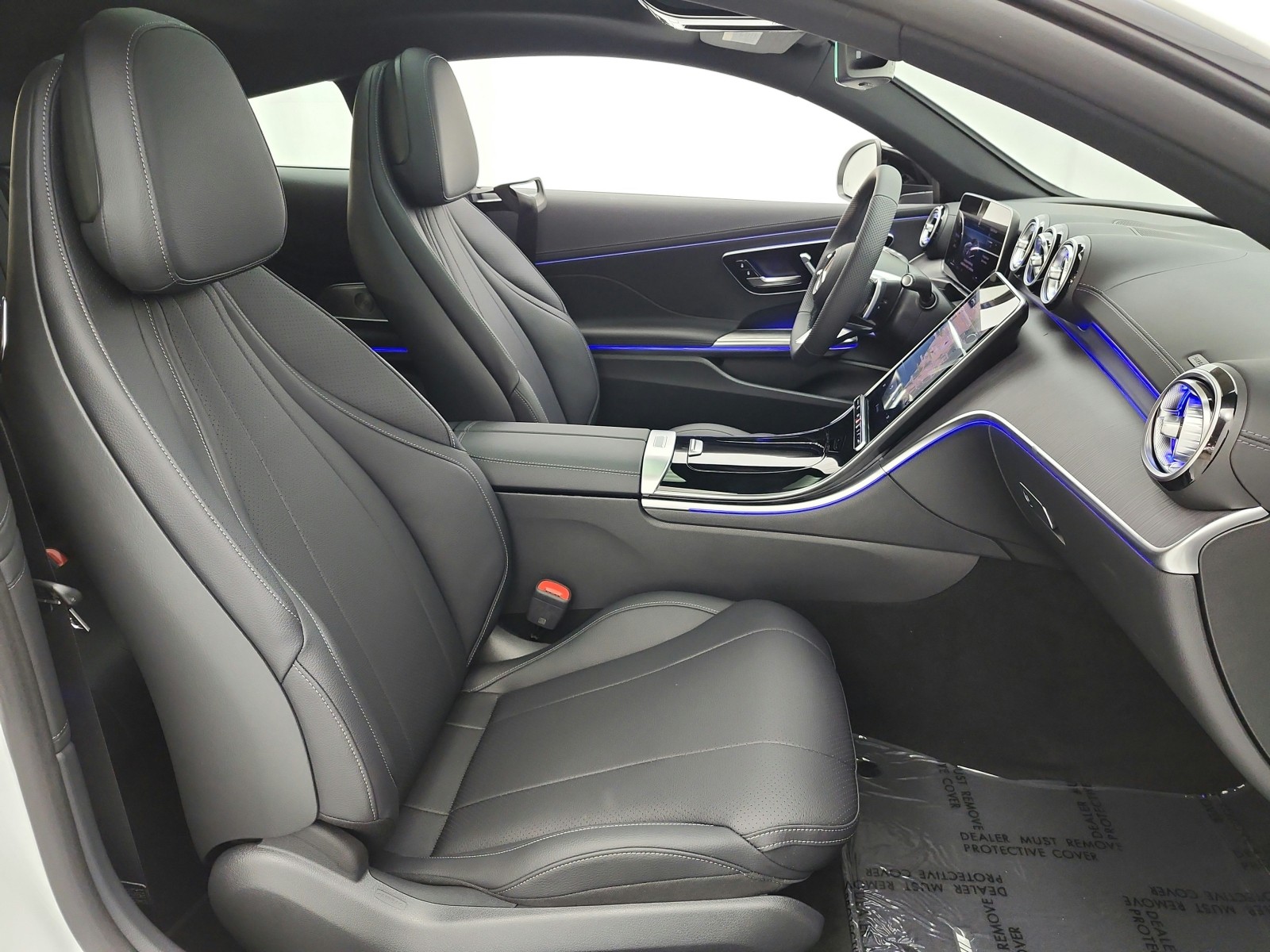 New 2026 MANUFAKTUR Moonlight White Metallic Mercedes-Benz CLE 450 4MATIC® Coupe image 14