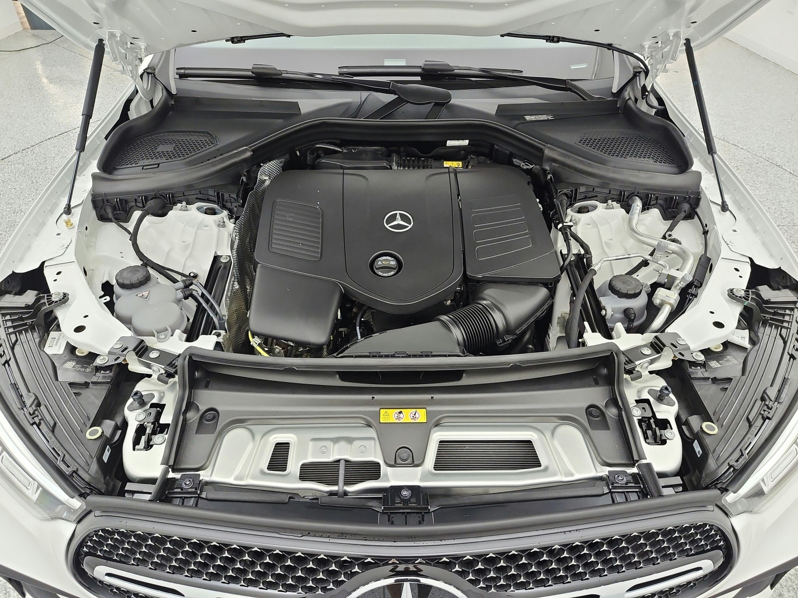 New 2027 Polar White Mercedes-Benz GLC 300 SUV image 12