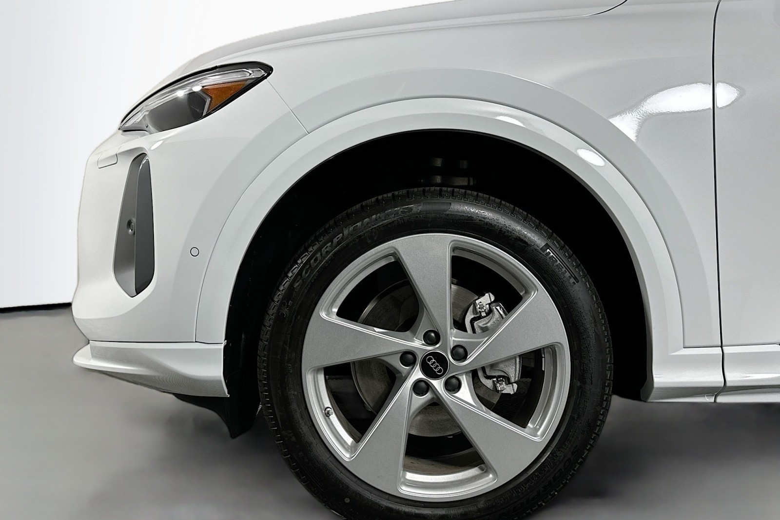 New 2025 Glacier White Metallic Audi Premium Plus image 11