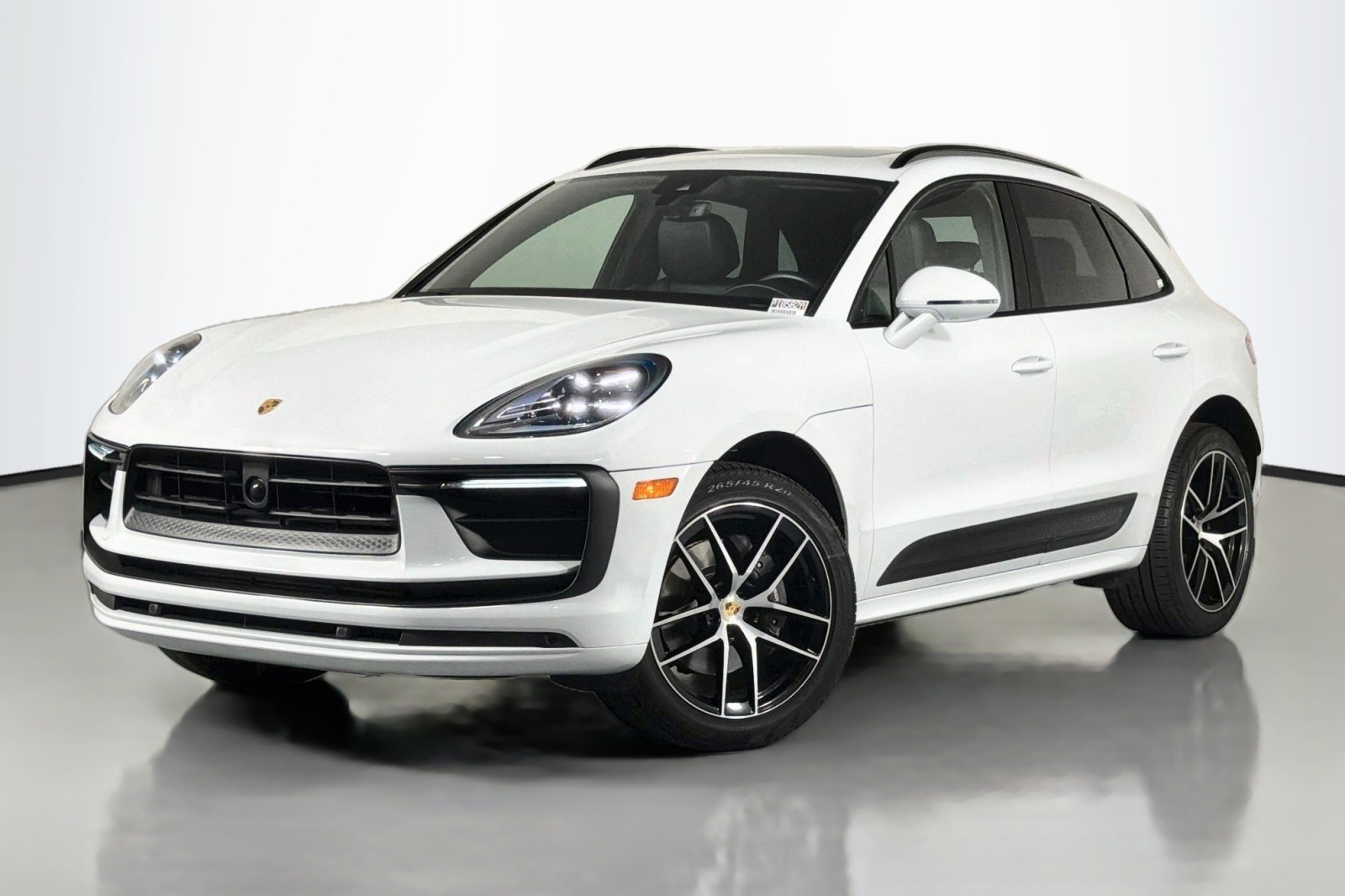2023 Porsche Macan Base