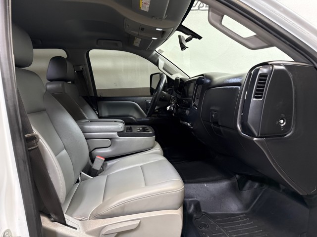 2020 Chevrolet Silverado MD 5500 Duramax RWD Utility/ Service Bed in , 