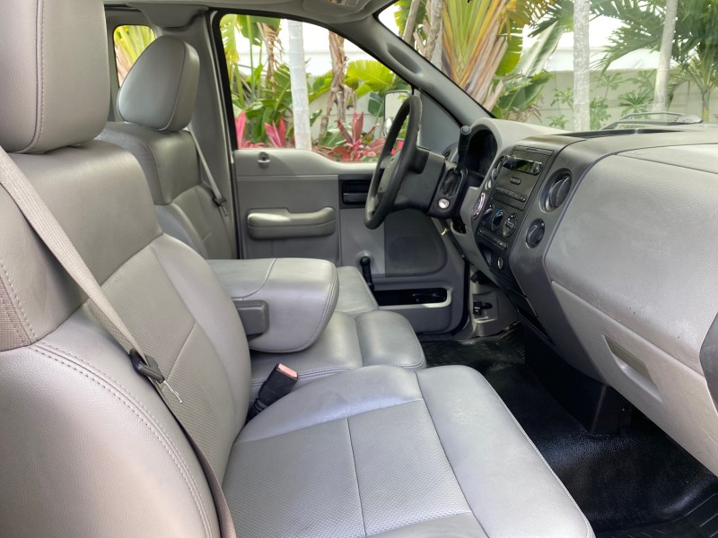 2005 Ford F-150 PU STX LOW MILES 18,931 in , 