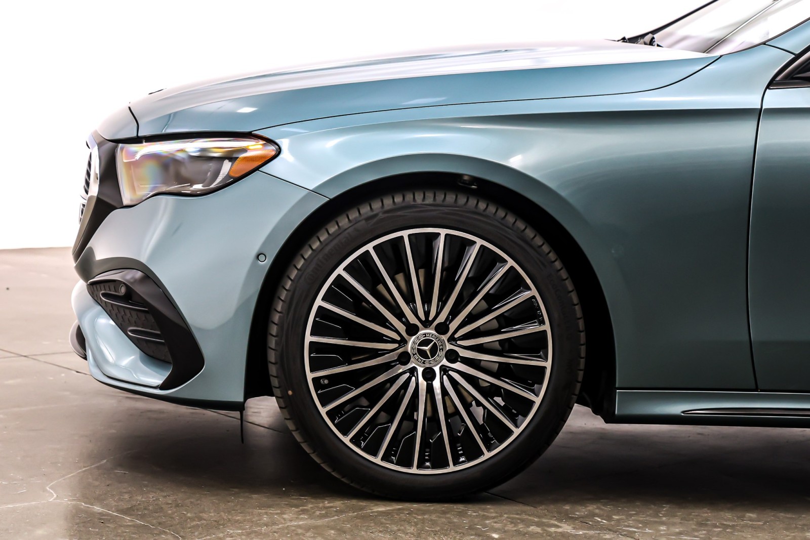 New 2026 Verde Silver Metallic Mercedes-Benz E 350 image 10