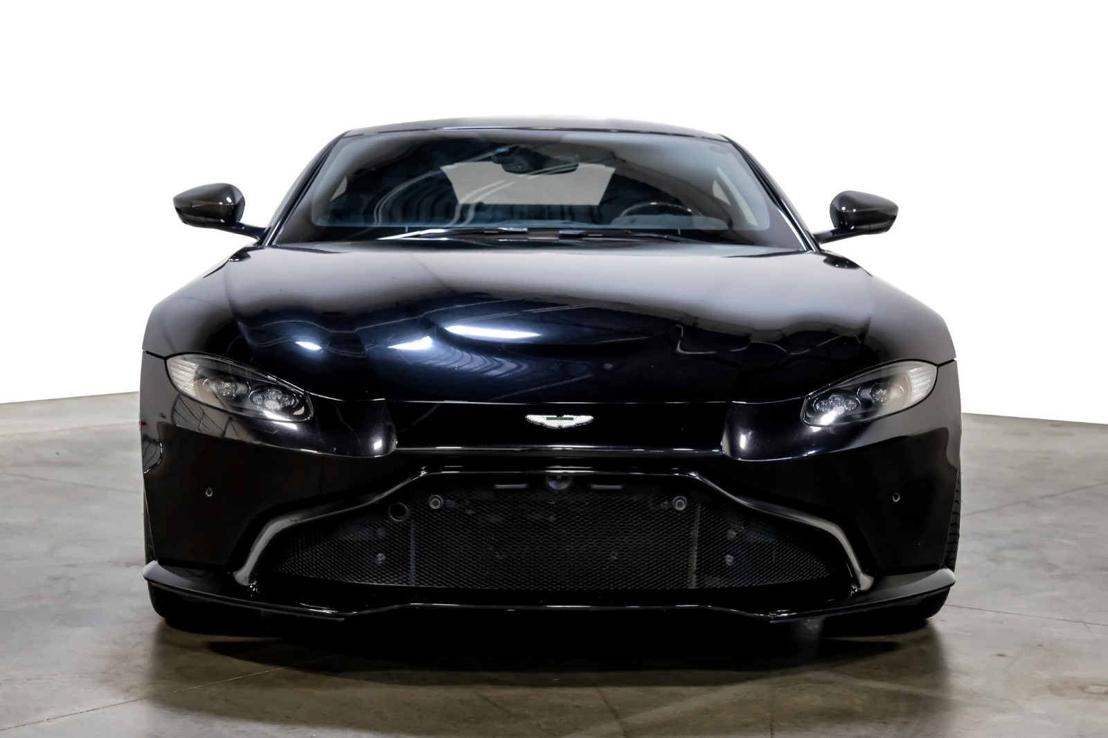 2019 Aston Martin Vantage Coupe CarbonRoof SportsLthrCarbon PremiumAudio Bla 2