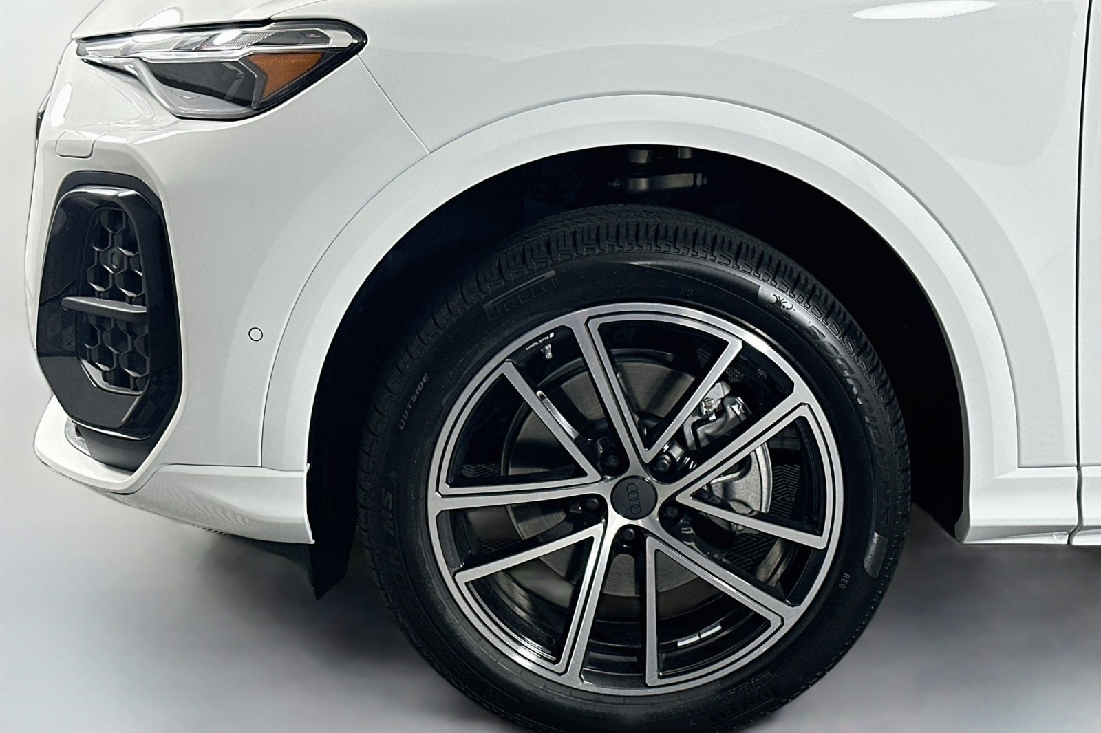 New 2026 Arkona White Audi Premium image 11