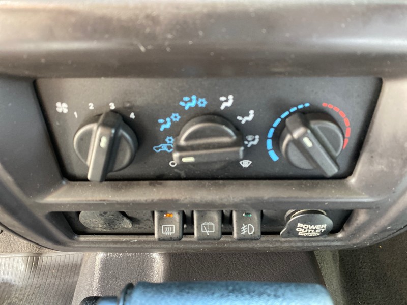 2000 Jeep Cherokee Sport 1 OWNER 4X4 AC 4.0 6YL in , 