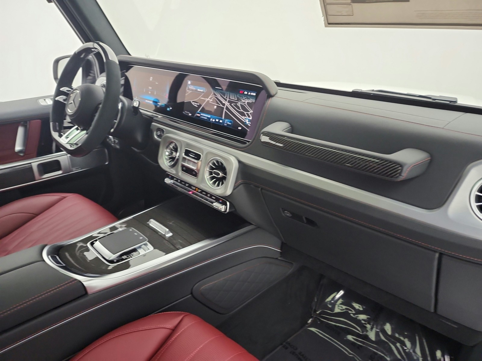 New 2026 MANUFAKTUR Moonlight White Metallic Mercedes-Benz AMG® G 63 image 16