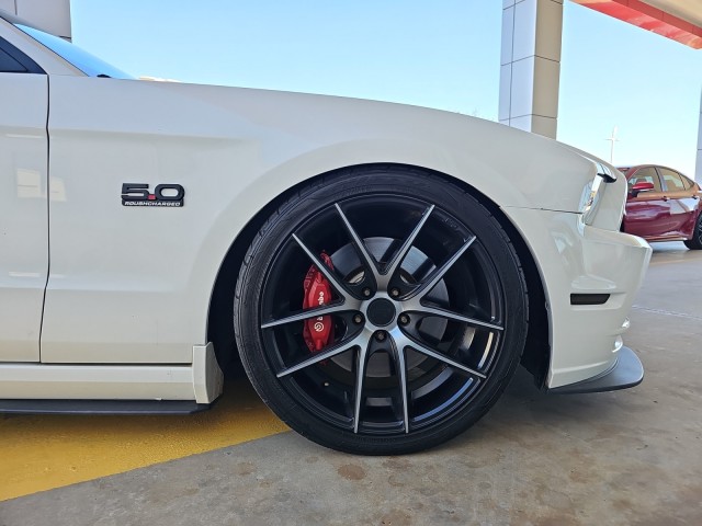 2013 Ford Mustang GT 9