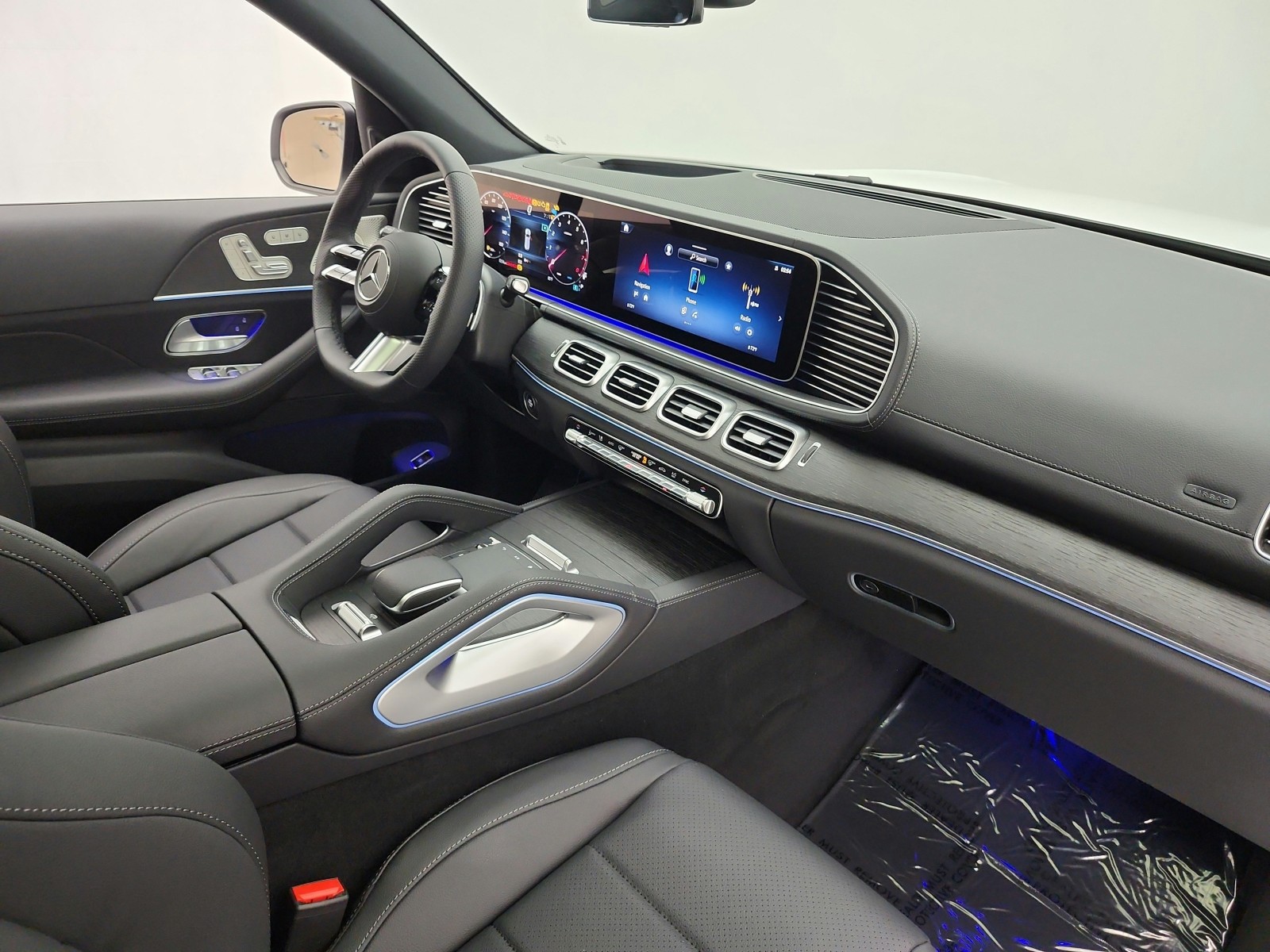 New 2026 Polar White Mercedes-Benz GLS 450 4MATIC® SUV image 15