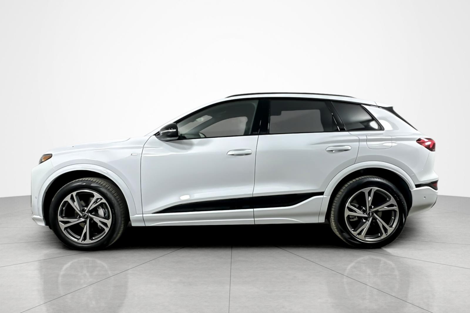 New 2027 Glacier White Metallic Audi Premium Plus quattro image 3