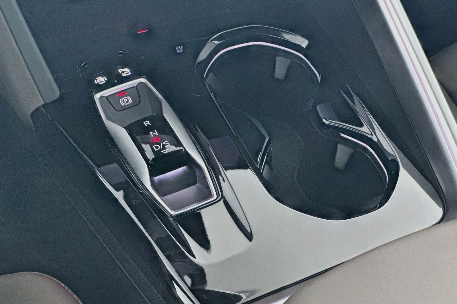 New 2026 Florett Silver Metallic Audi Premium Plus image 7