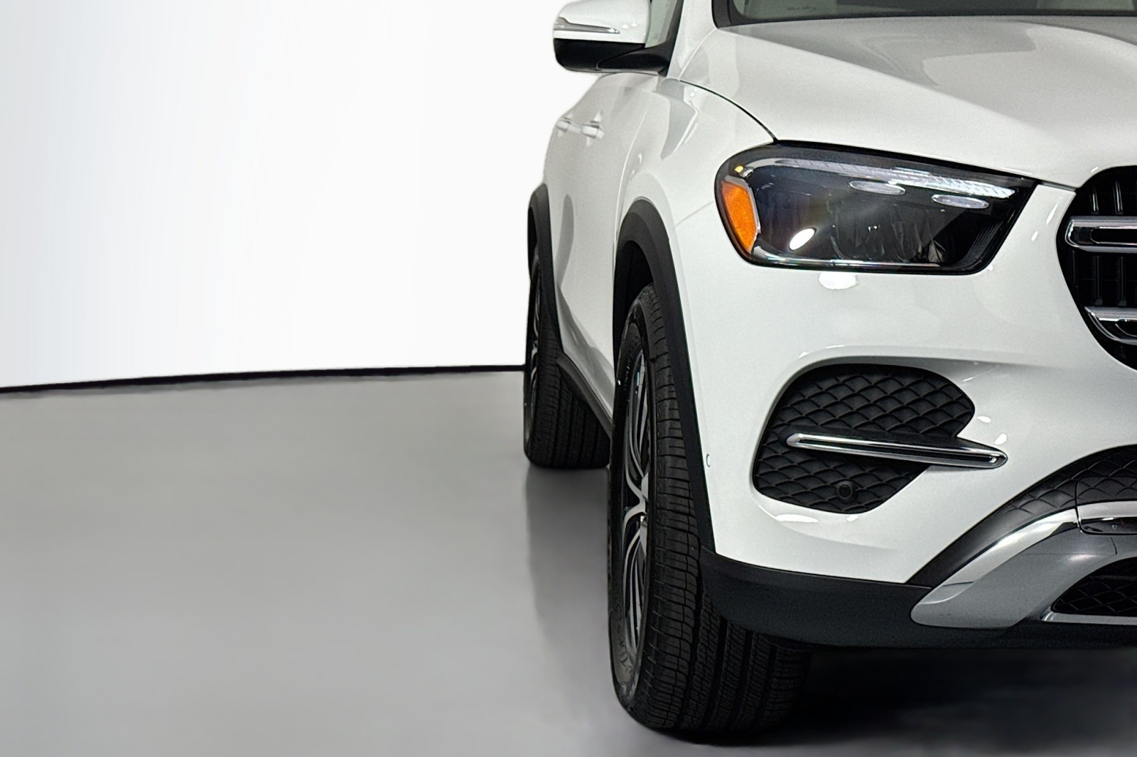 New 2026 Polar White Mercedes-Benz GLE 350 SUV image 13