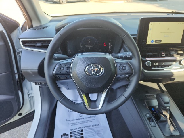ToyotaCorolla Cross22