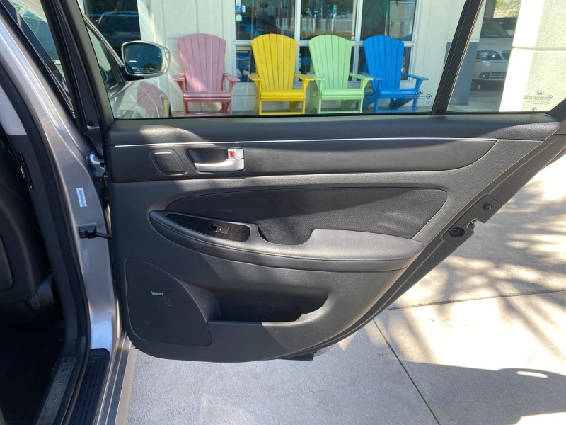 2012 Hyundai Genesis 3.8L SUNROOF PREM PKG in , 