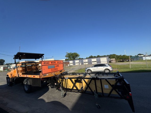 2002 GMC 7500 Attenuator Crash Cushion Truck in ,