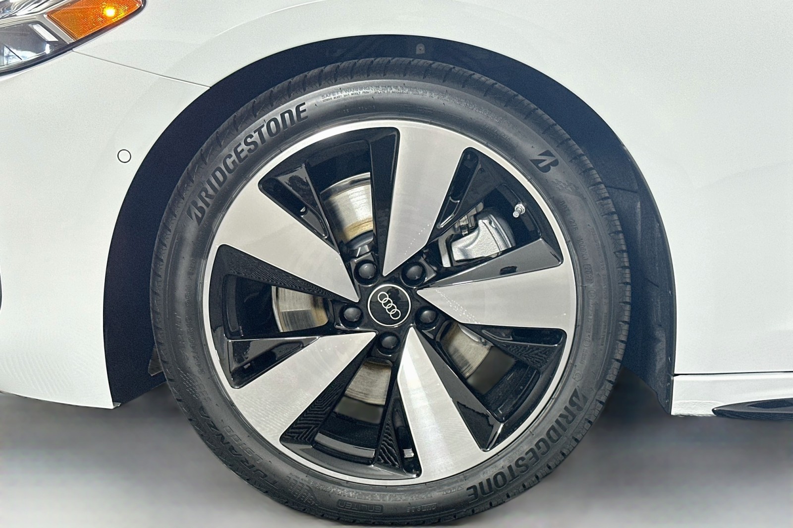 New 2026 Glacier White Metallic Audi Premium Plus image 9
