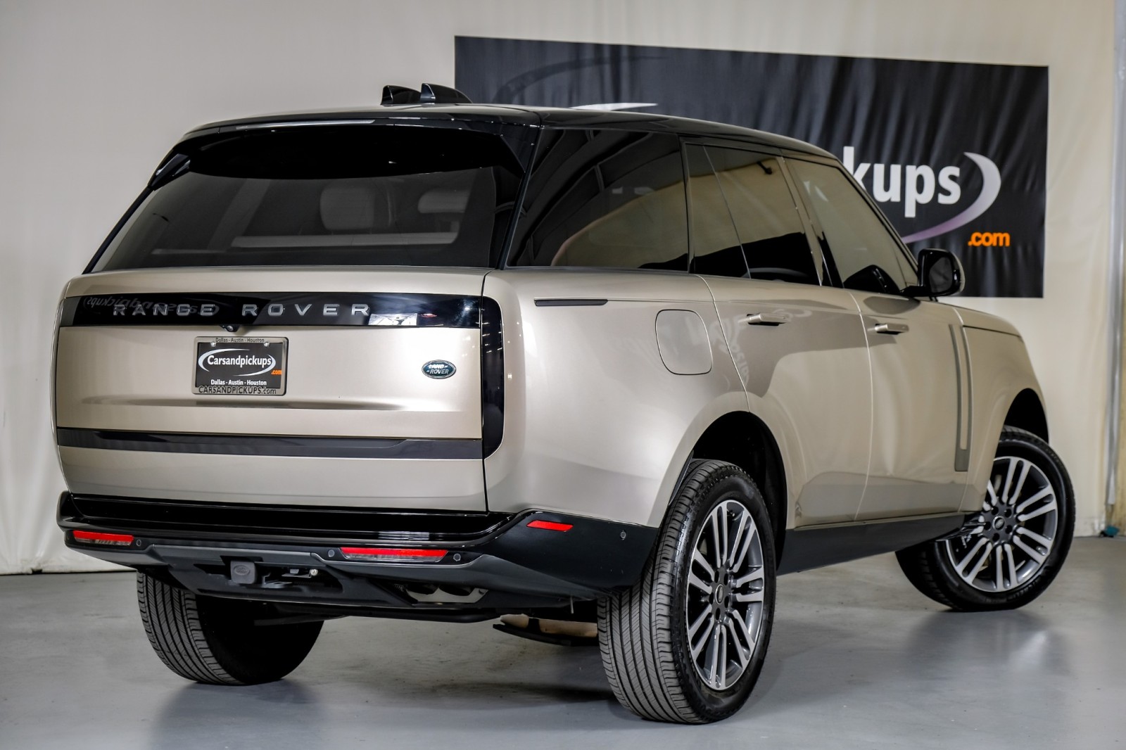 2023 Land Rover Range Rover SE 8