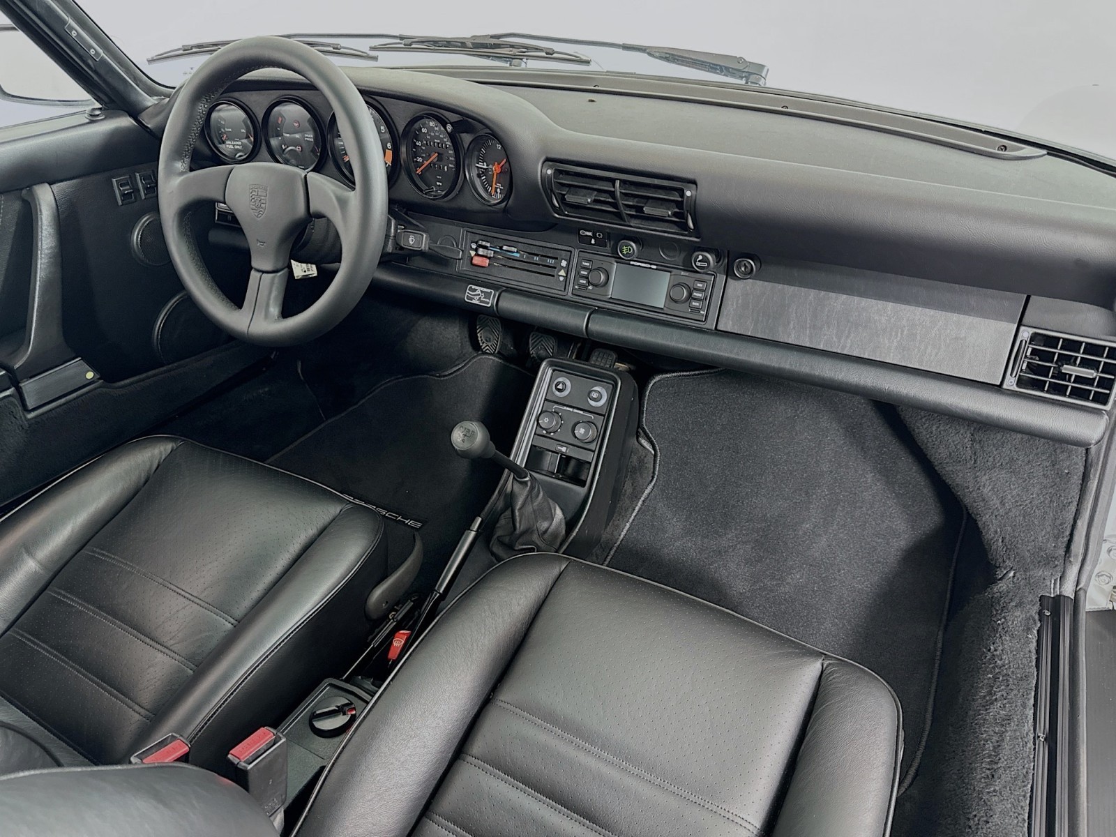 1988 Porsche 911 Carrera  25