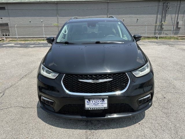 2022 Chrysler Pacifica Touring L 8